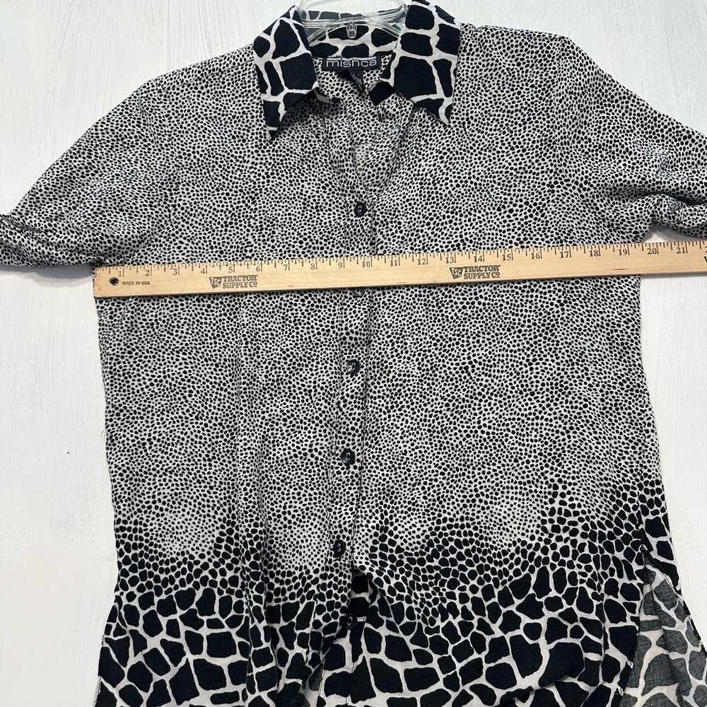 Mishca Women’s Black White Animal Print Button Front Rayon Blouse Top L - Picture 4 of 8